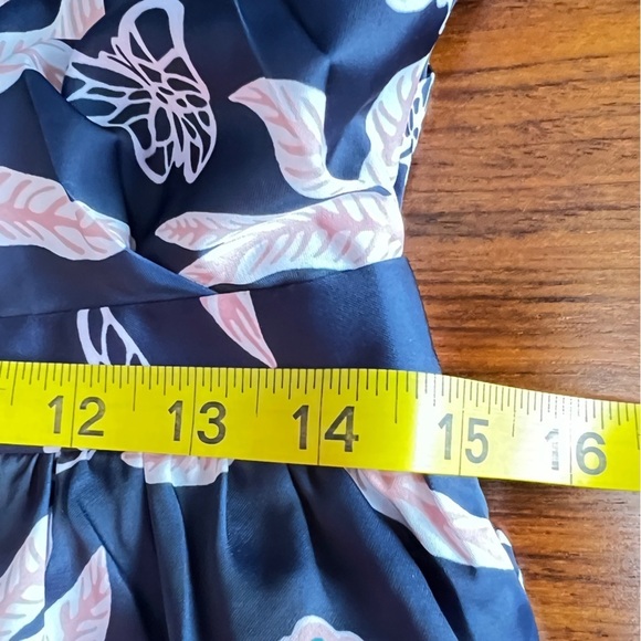 Outerknown Bailey Short Tiered Dress in Navy with Pink Flowers Sz 6 - Picture 11 of 14